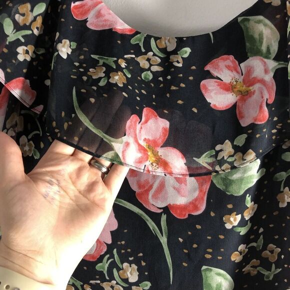 CAbi #5220 Size Small Fairytale Floral Cold Shoulder Blouse Top Shirt Lined‎ - Picture 10 of 16